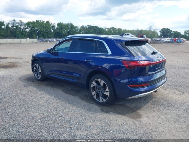 45753747 :رقم المزاد ، WA1VAAGE4MB016135 vin ، 2021 Audi E-tron Prestige Quattro مزاد بيع