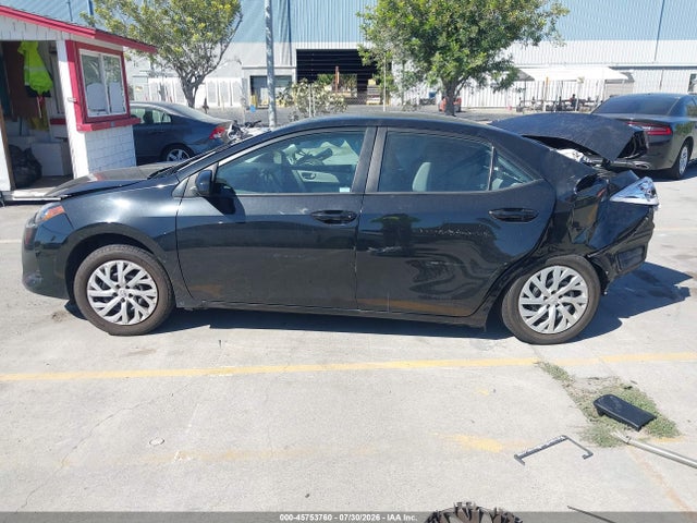 Toyota COROLLA LE 2018 5YFBURHE6JP826733 Image 16