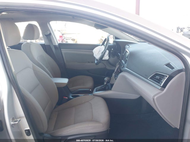 Hyundai Elantra Value Edition 2018 5NPD84LF0JH298328 Image 5