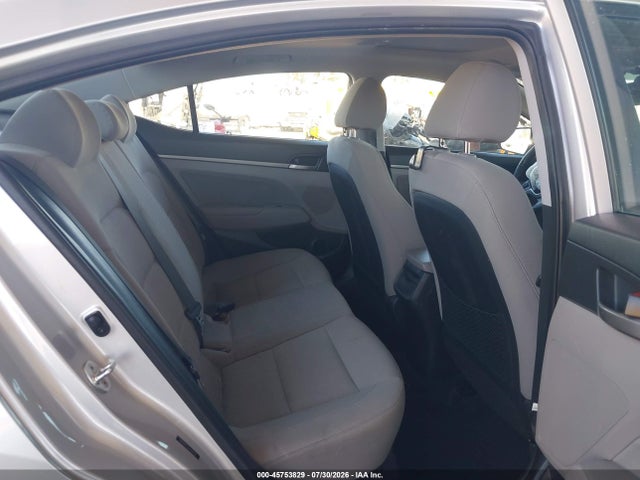 Hyundai Elantra Value Edition 2018 5NPD84LF0JH298328 Image 8
