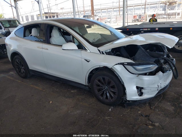 Tesla Model X 100d/75d/p100d 2018 5YJXCBE20JF090796 главное изображение