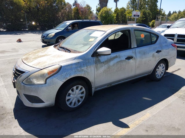 Nissan Versa 1.6 S 2018 3N1CN7APXJL810357 Image 2