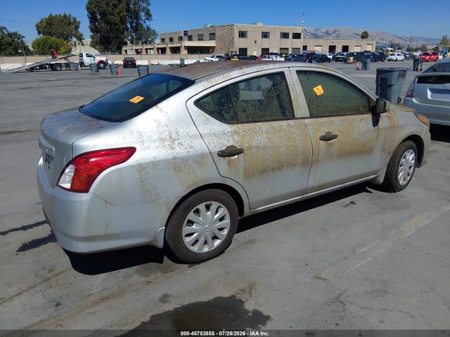 Nissan Versa 1.6 S 2018 3N1CN7APXJL810357 Image 4