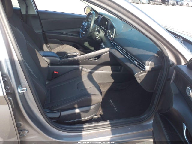 KMHLL4AGXPU556113 Hyundai ELANTRA SE