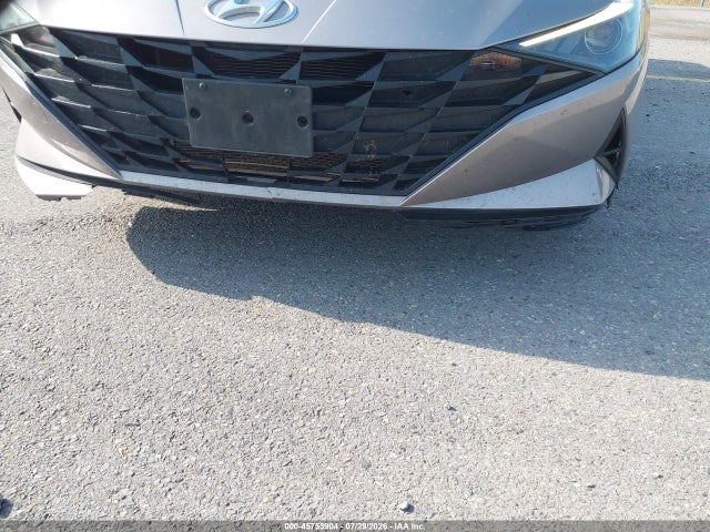KMHLL4AGXPU556113 Hyundai ELANTRA SE