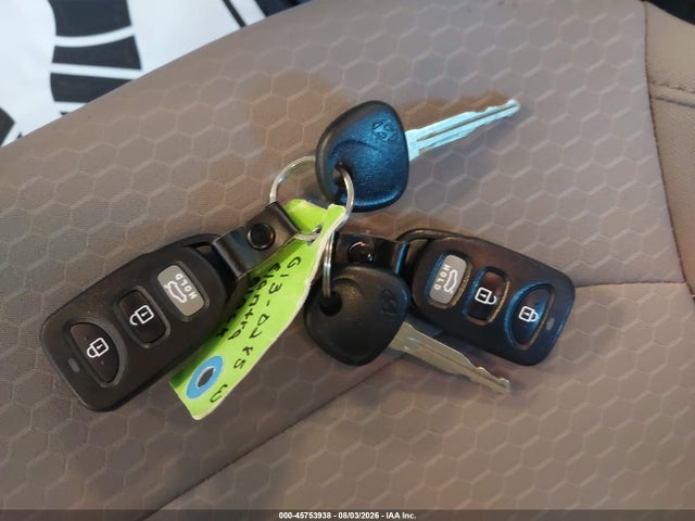 Продажа на аукционе авто 2019 Hyundai Elantra Se, vin: 5NPD74LF9KH485863, номер лота: 45753938