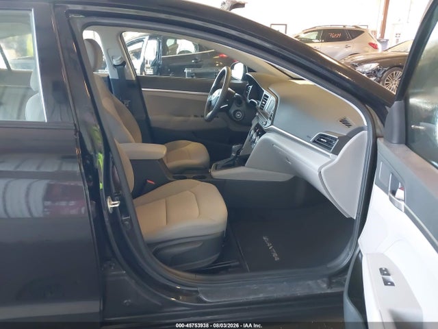 Продажа на аукционе авто 2019 Hyundai Elantra Se, vin: 5NPD74LF9KH485863, номер лота: 45753938