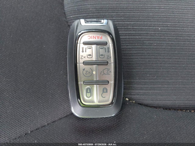 45753959 :رقم المزاد ، 2C4RC1FG5NR135528 vin ، 2022 Chrysler Pacifica Touring مزاد بيع