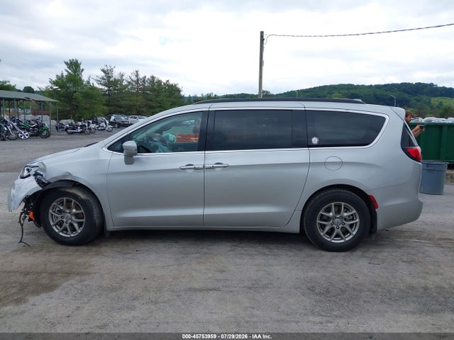 45753959 :رقم المزاد ، 2C4RC1FG5NR135528 vin ، 2022 Chrysler Pacifica Touring مزاد بيع