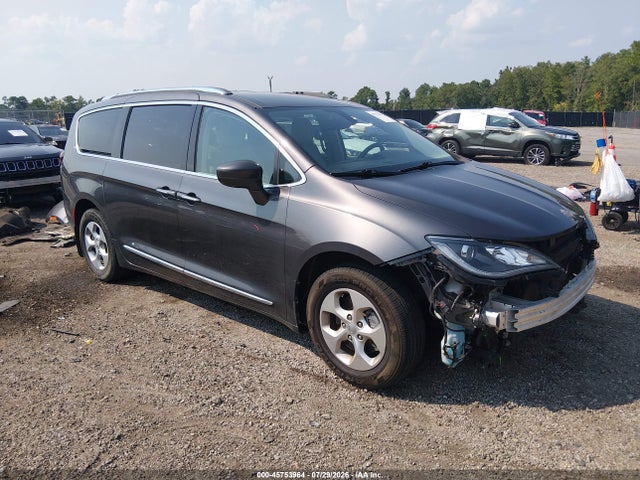 45753964 :رقم المزاد ، 2C4RC1EG5HR839864 vin ، 2017 Chrysler Pacifica Touring-l Plus مزاد بيع