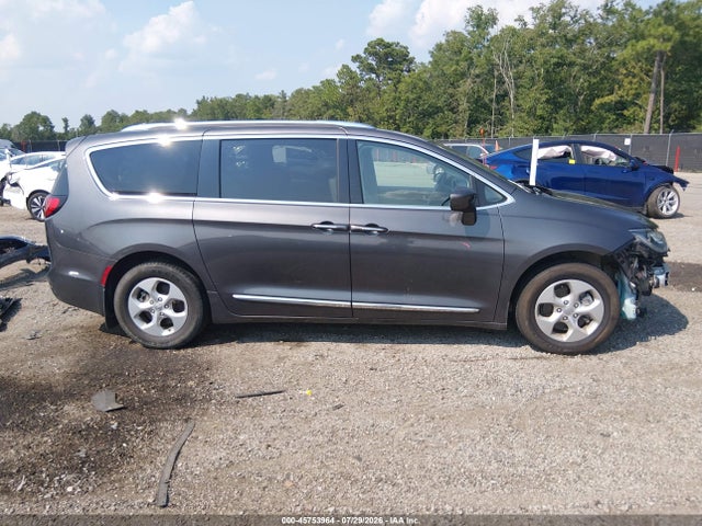 Продаж на аукціоні авто 2017 Chrysler Pacifica Touring-l Plus, vin: 2C4RC1EG5HR839864, номер лоту: 45753964