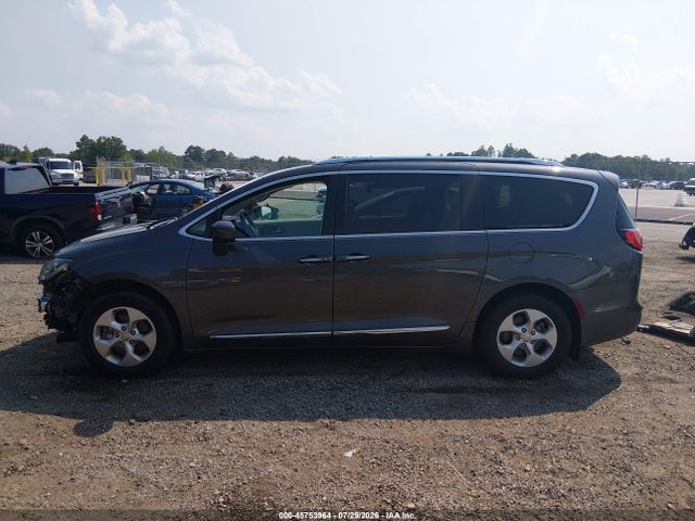 Продаж на аукціоні авто 2017 Chrysler Pacifica Touring-l Plus, vin: 2C4RC1EG5HR839864, номер лоту: 45753964