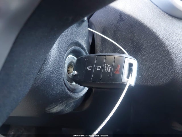 5XYPG4A57HG227509 KIA Sorento 3.3l Lx
