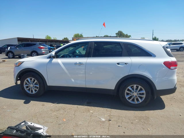 5XYPG4A57HG227509 KIA Sorento 3.3l Lx