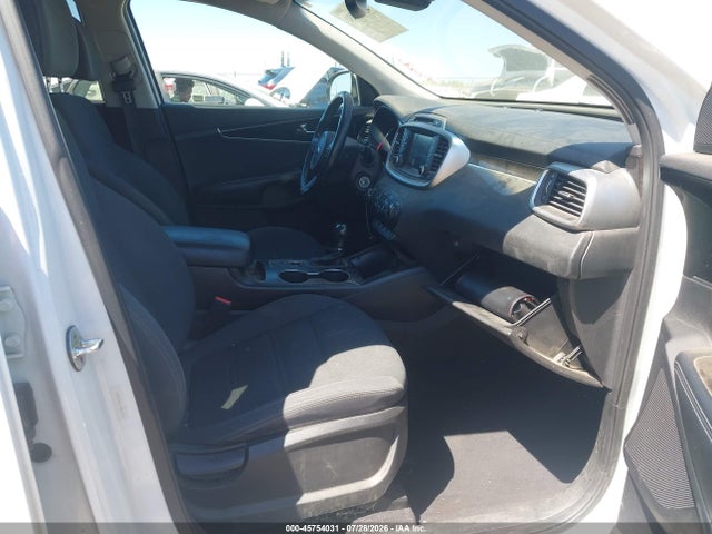 5XYPG4A57HG227509 KIA Sorento 3.3l Lx