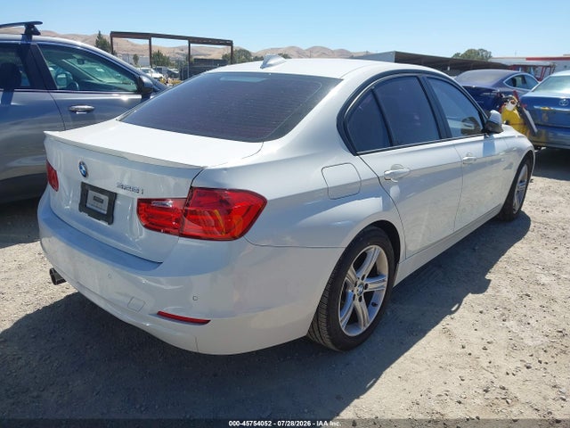 WBA3C1C55FK121828 BMW 328I