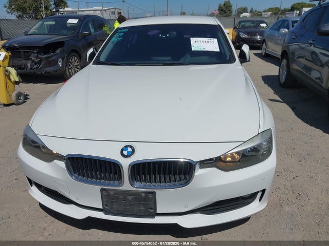 WBA3C1C55FK121828 BMW 328I