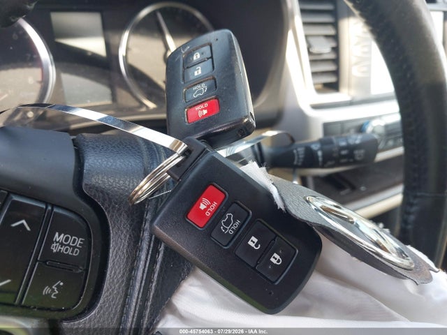 Aukcja sprzedaży 2014 Toyota Highlander Xle V6, vin: 5TDJKRFH3ES058172, numer aukcji: 45754063