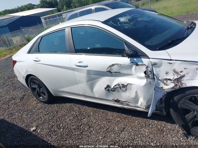45754147 :رقم المزاد ، 5NPLS4AG2NH059779 vin ، 2022 Hyundai Elantra Sel مزاد بيع