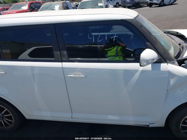 Scion XB 2015 JTLZE4FE9FJ077668 Image 13
