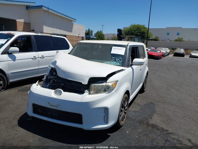 Scion XB 2015 JTLZE4FE9FJ077668 Image 2
