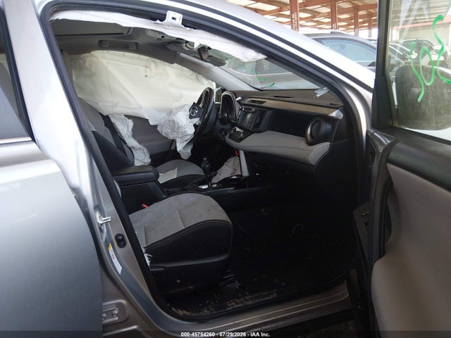 JTMWFREV6JJ173891 Toyota Rav4 Xle