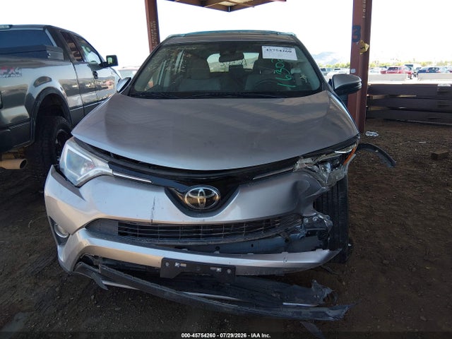 JTMWFREV6JJ173891 Toyota Rav4 Xle