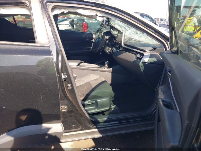JTNKHMBX7L1091877 Toyota C-HR LE