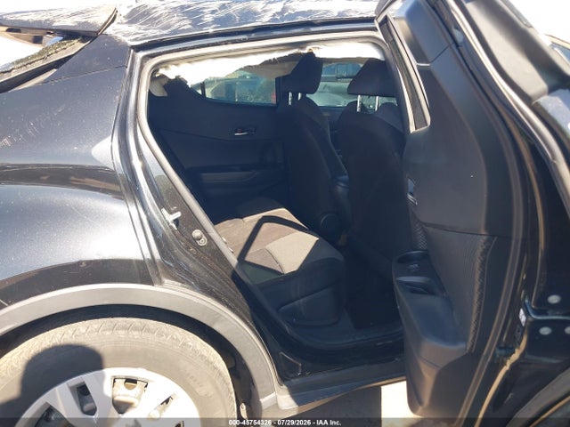 JTNKHMBX7L1091877 Toyota C-HR LE