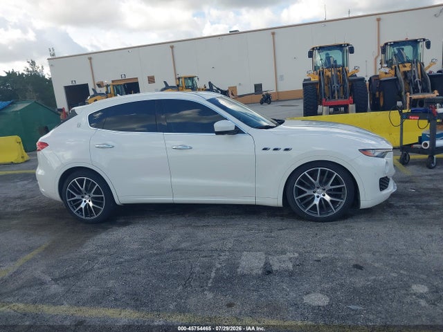 Продажа на аукционе авто 2017 Maserati Granturismo, vin: ZN661XUL7HX210813, номер лота: 45754465