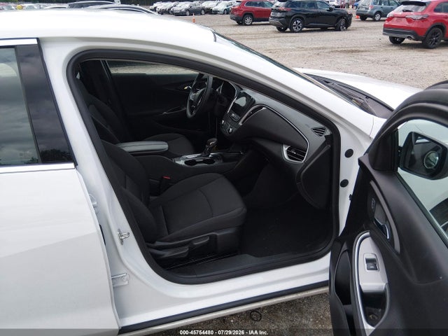 Продажа на аукционе авто 2023 Chevrolet Malibu Fwd 1lt, vin: 1G1ZD5STXPF242830, номер лота: 45754480