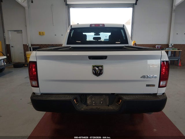 1C6RR7KG8HS776643 RAM 1500 Tradesman 4x4 5&#039;7 Box