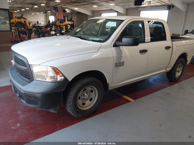 1C6RR7KG8HS776643 RAM 1500 Tradesman 4x4 5&#039;7 Box