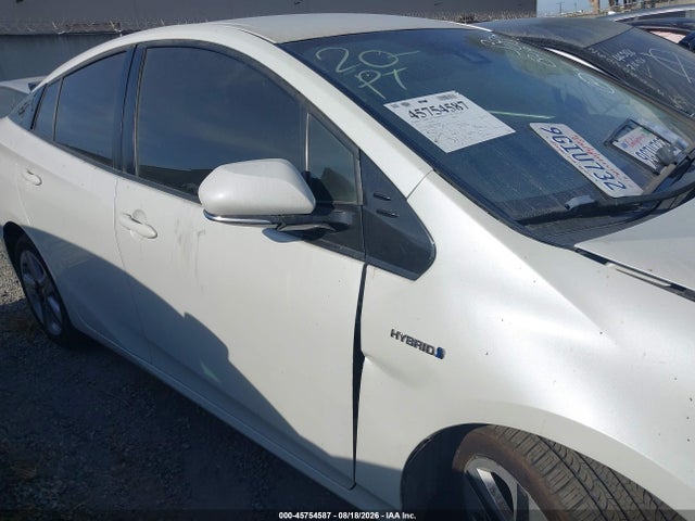 Toyota Prius Three Touring 2017 JTDKARFU5H3049595 Image 13