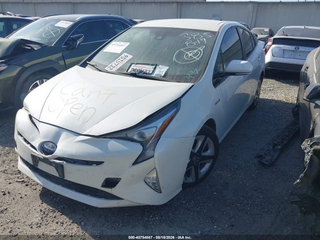 Toyota Prius Three Touring 2017 JTDKARFU5H3049595 Image 2