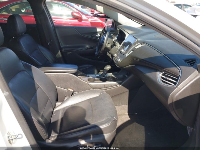 1G1ZD5STXJF157154 Chevrolet MALIBU LT