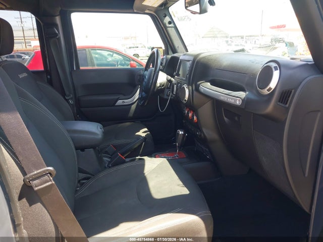 1C4BJWEG6HL590794 Jeep Wrangler Unlimited Sahara