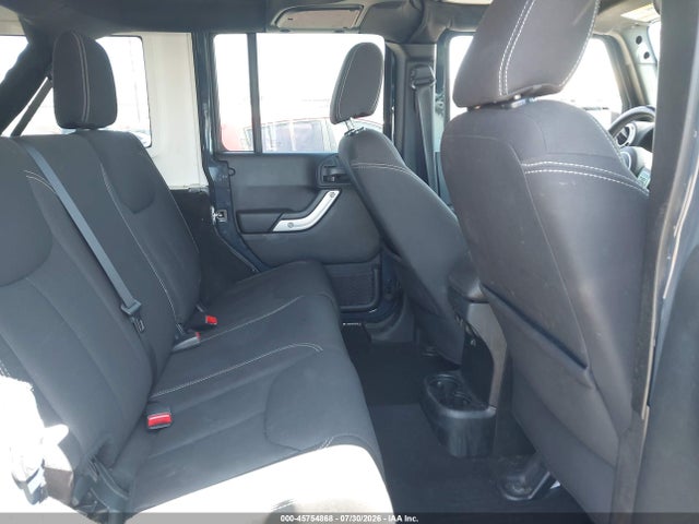 1C4BJWEG6HL590794 Jeep Wrangler Unlimited Sahara