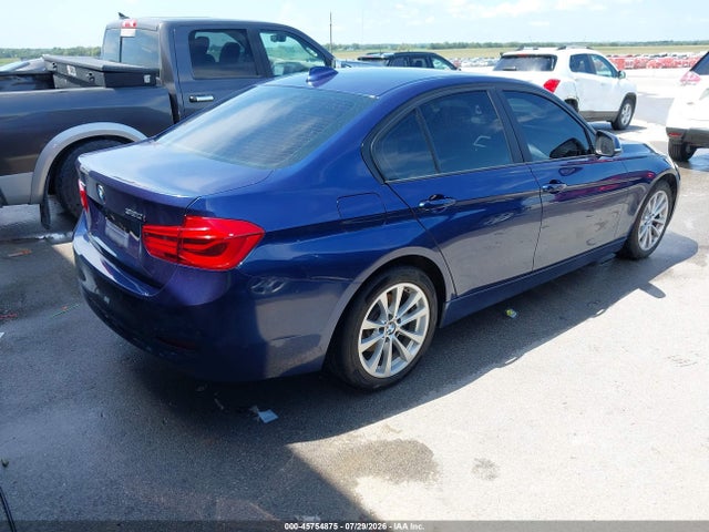 2018 Bmw 320i Xdrive მანქანა იყიდება აუქციონზე, vin: WBA8E5G58JNU47213, აუქციონის ნომერი: 45754875