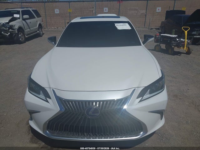 58ADA1C14MU003768 Lexus ES 300H