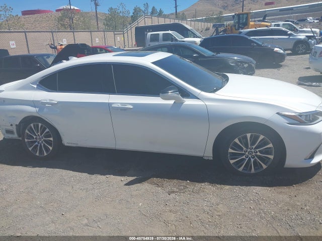 58ADA1C14MU003768 Lexus ES 300H
