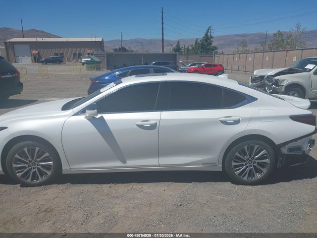 58ADA1C14MU003768 Lexus ES 300H