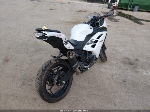 Kawasaki Ex300 A 2017 JKAEX8A12HDA32957 Image 4