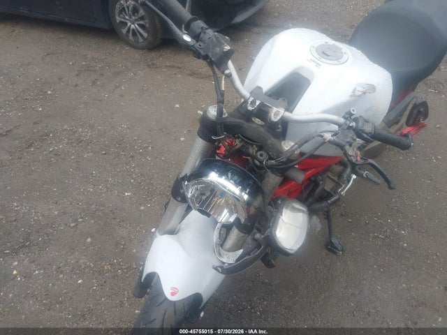 Ducati Monster 821 2015 ZDM1RBTS6FB010018 Image 14