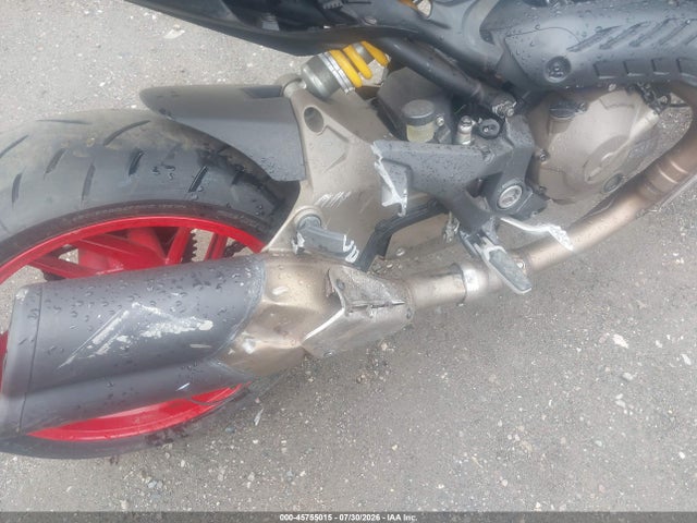 Ducati Monster 821 2015 ZDM1RBTS6FB010018 Image 15