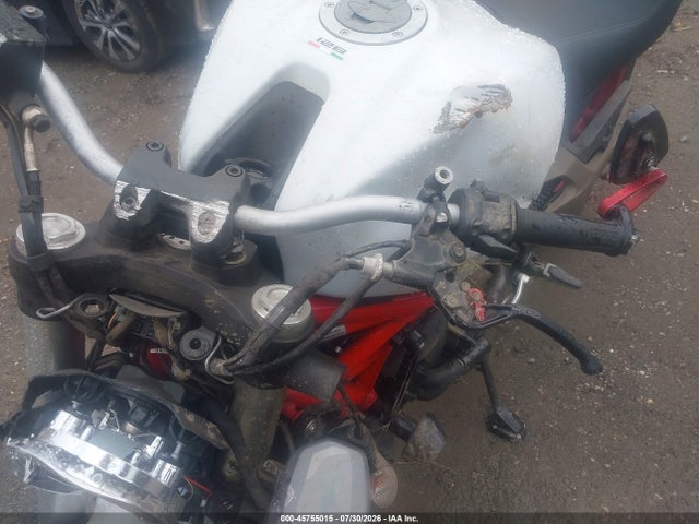 Ducati Monster 821 2015 ZDM1RBTS6FB010018 Image 18