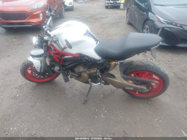 Ducati Monster 821 2015 ZDM1RBTS6FB010018 Image 13