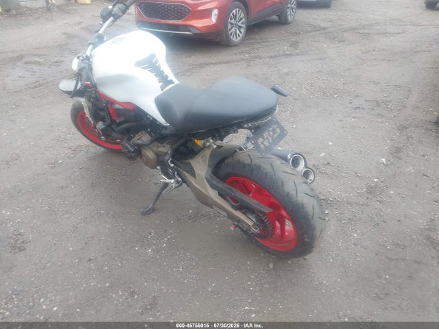 Ducati Monster 821 2015 ZDM1RBTS6FB010018 Image 3