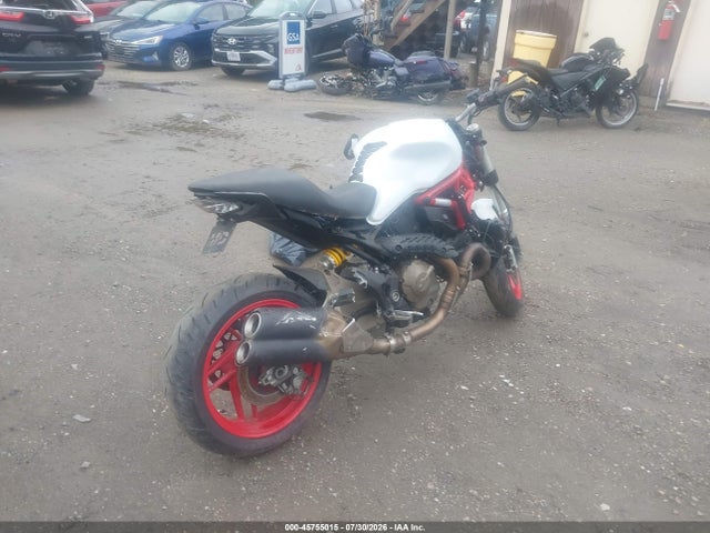 Ducati Monster 821 2015 ZDM1RBTS6FB010018 Image 4