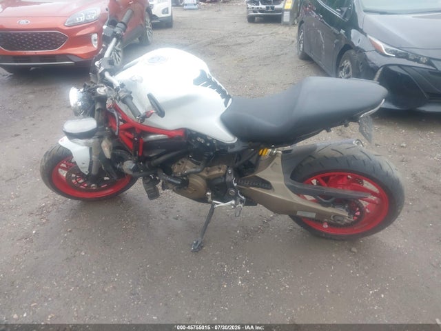 Ducati Monster 821 2015 ZDM1RBTS6FB010018 Image 9